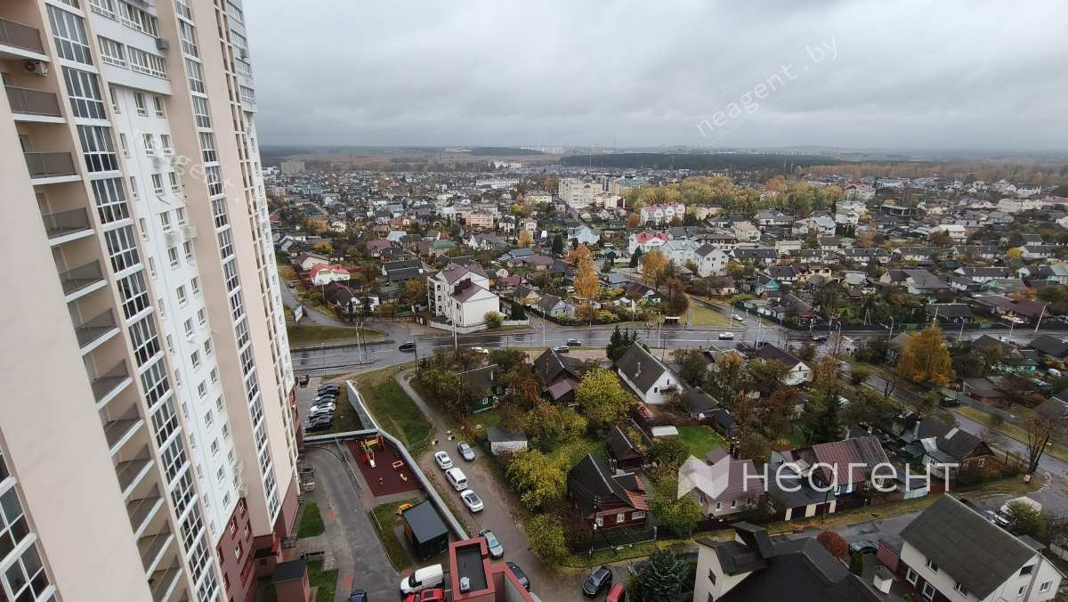 ул. Богдановича, дом 144, вид из окна