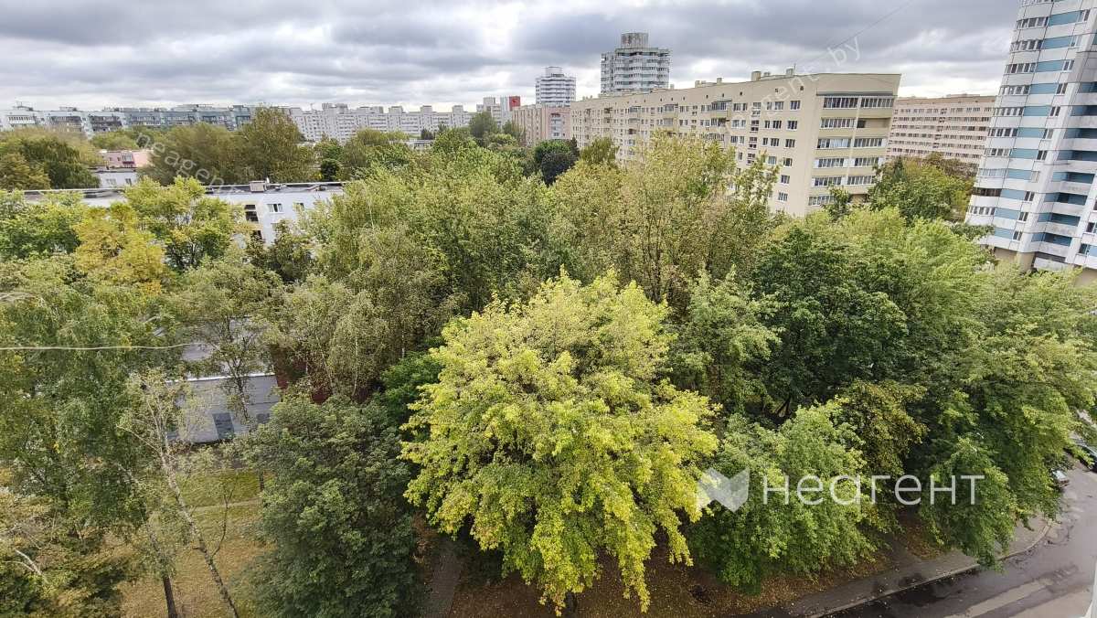 ул. Богдановича, дом 62, вид из окна