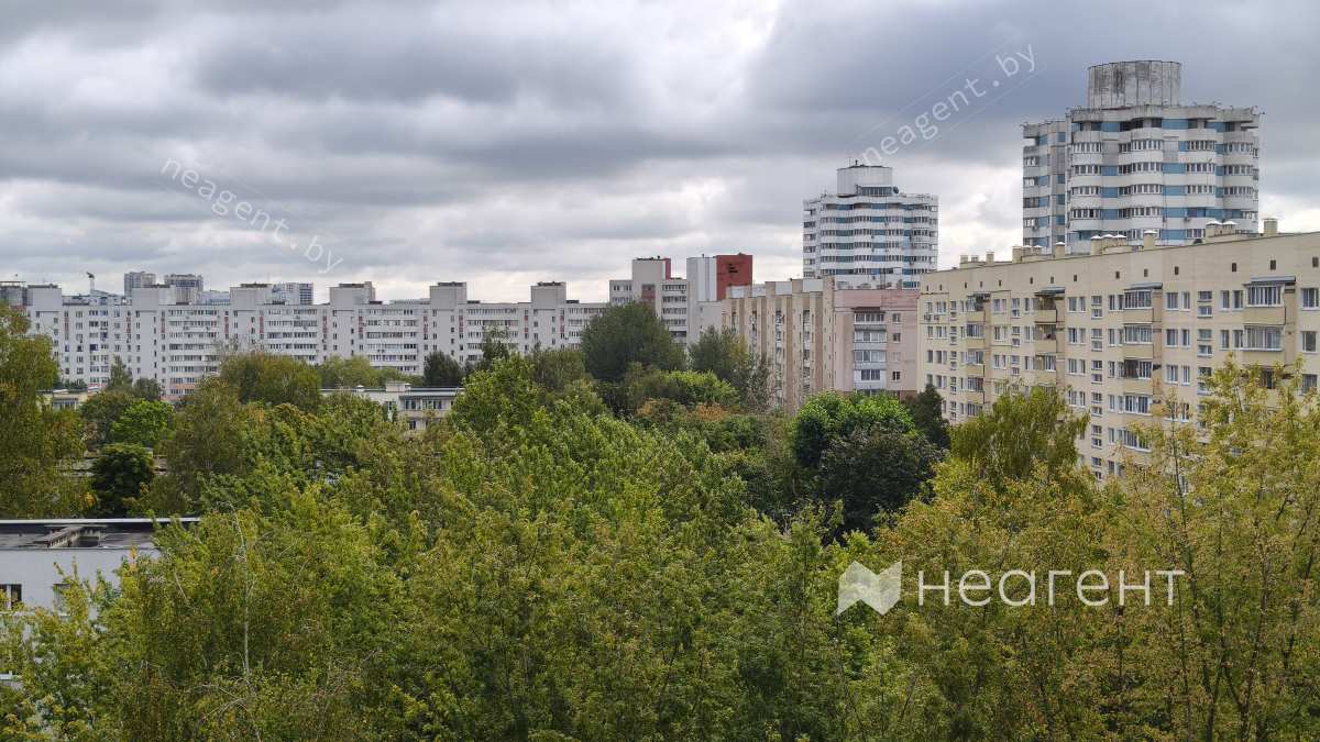 ул. Богдановича, дом 62, вид из окна