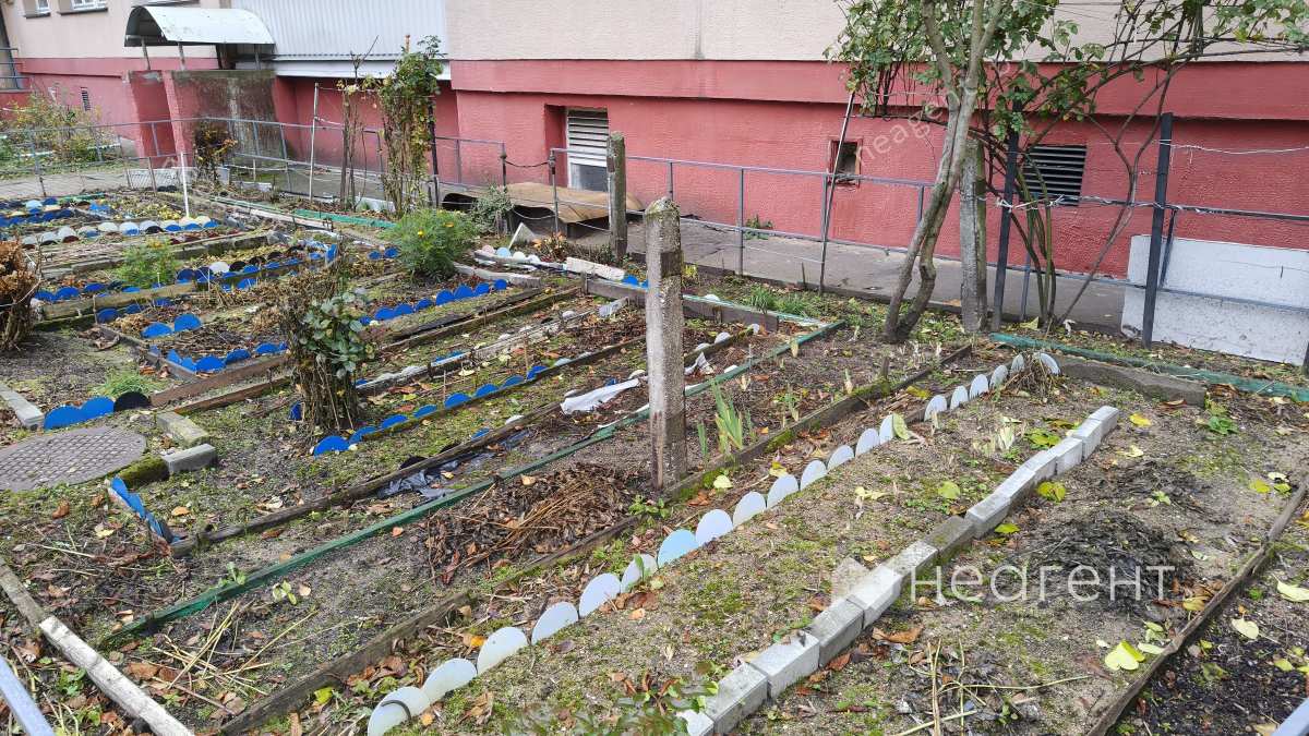 ул. Богдановича, дом 70, декор дворовой территории