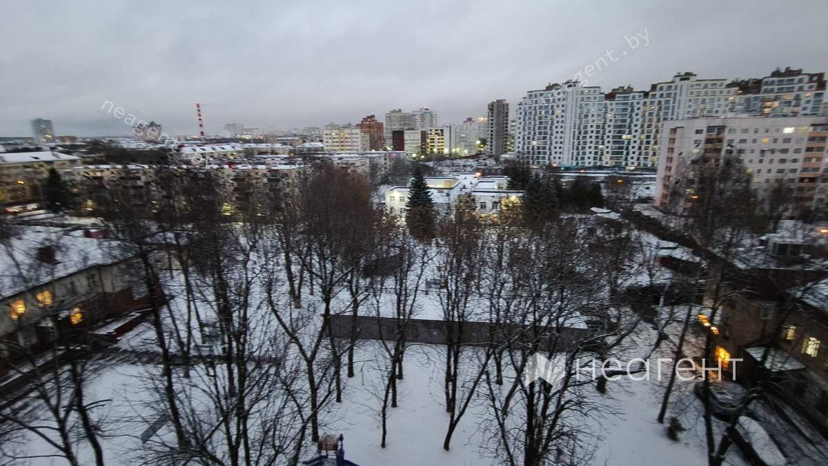 ул. Червякова, дом 8, подъезд, вид из окна