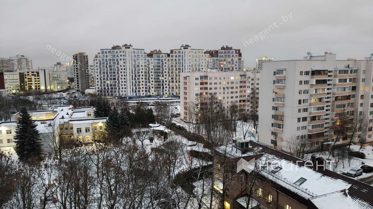 ул. Червякова, дом 8, подъезд, вид из окна