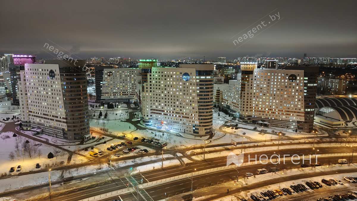 ул. Чюрлениса, дом 14, вид из окна