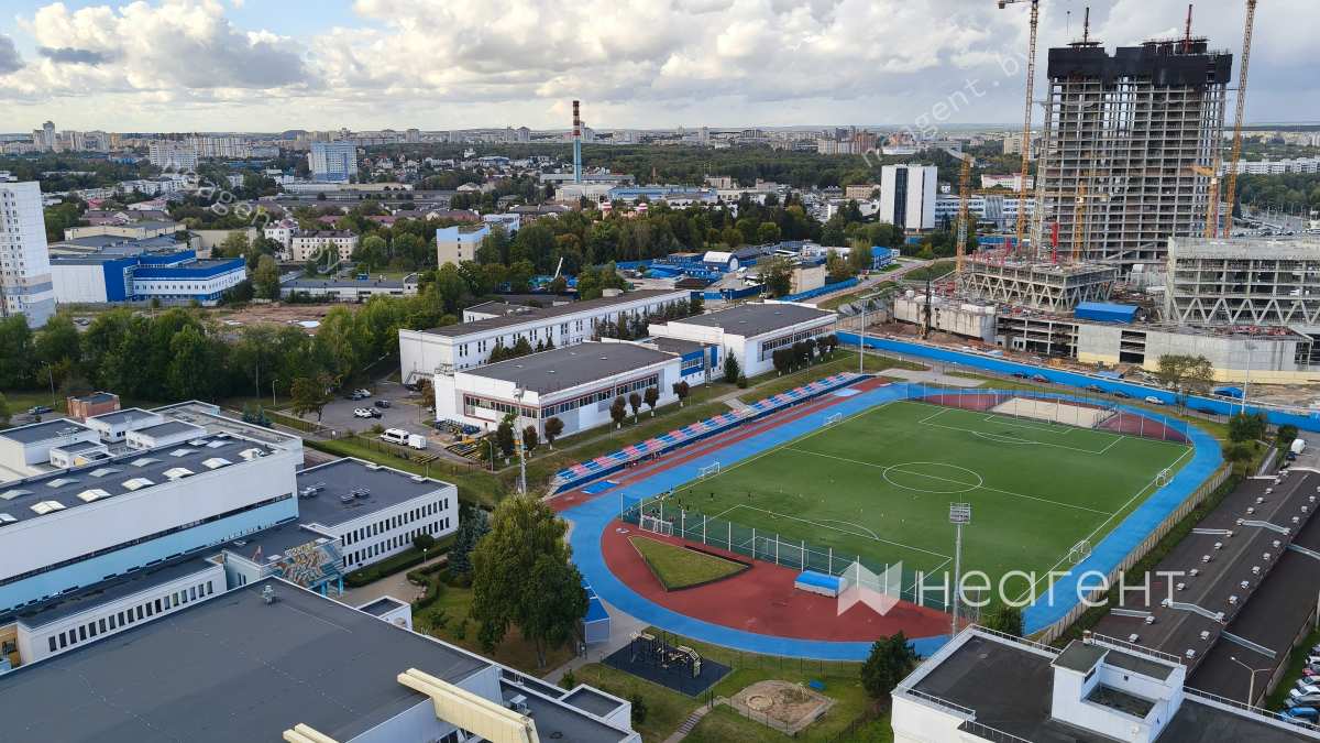 ул. Филимонова, 55, вид на стадион