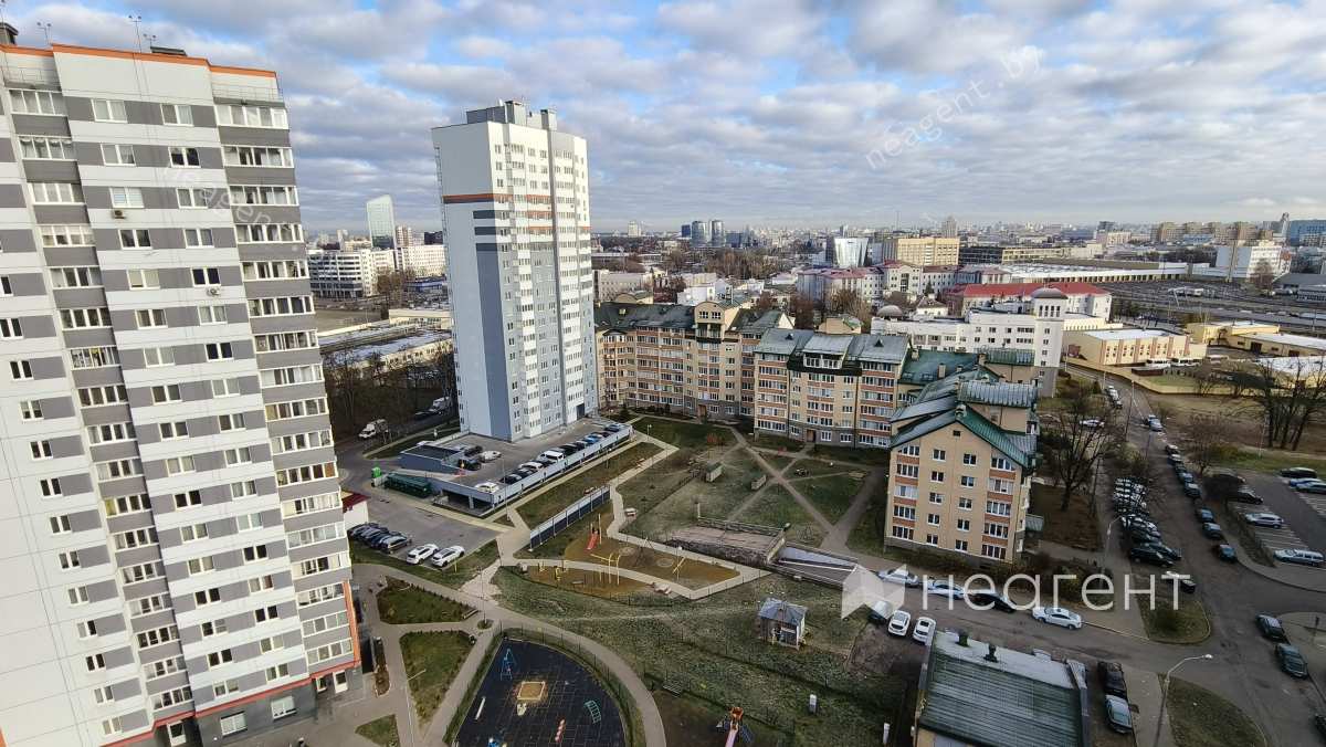 ул. Грушевская, дом 21, вид из окна