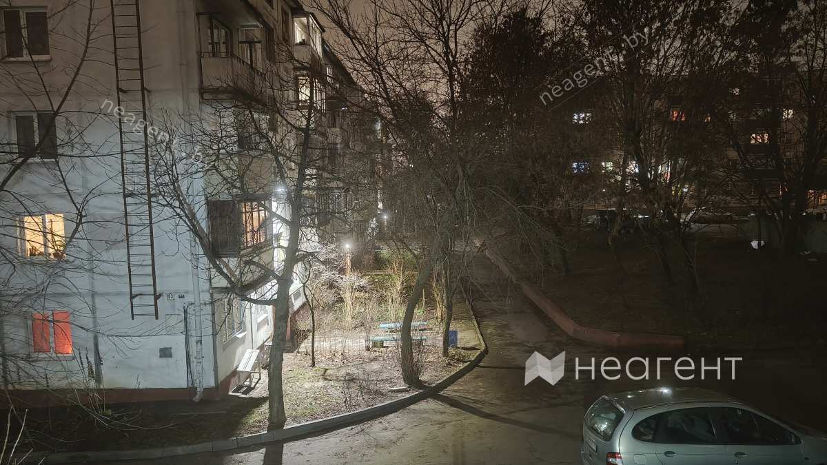 ул. Искалиева, дом 6, вид из окна на улицу