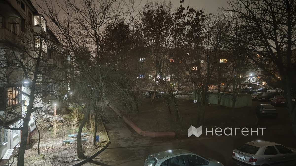 ул. Искалиева, дом 6, вид из окна во двор