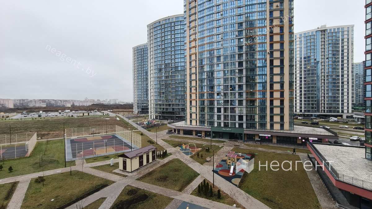 ул. Игоря Лученка, дом 28, вид из окна