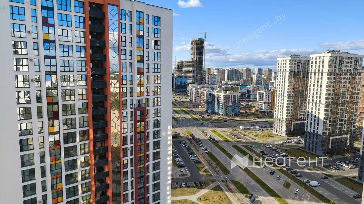 Минск, ул. Игоря Лученка, д. 32, вид из окна