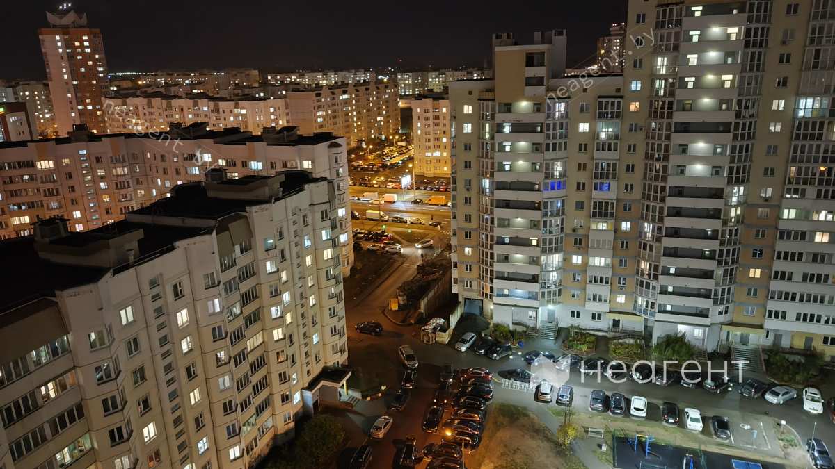 ул. Налибокская, дом 17, вид из окна