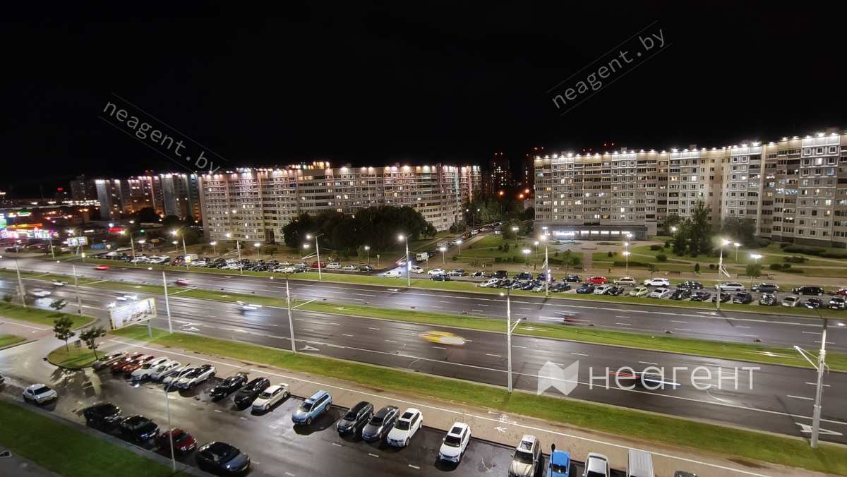 ул. Притыцкого, дом 91, вид из окна