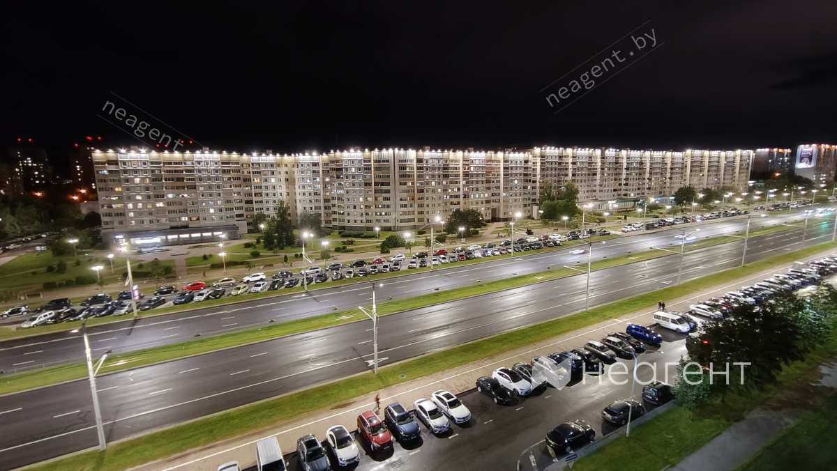 ул. Притыцкого, дом 91, вид из окна