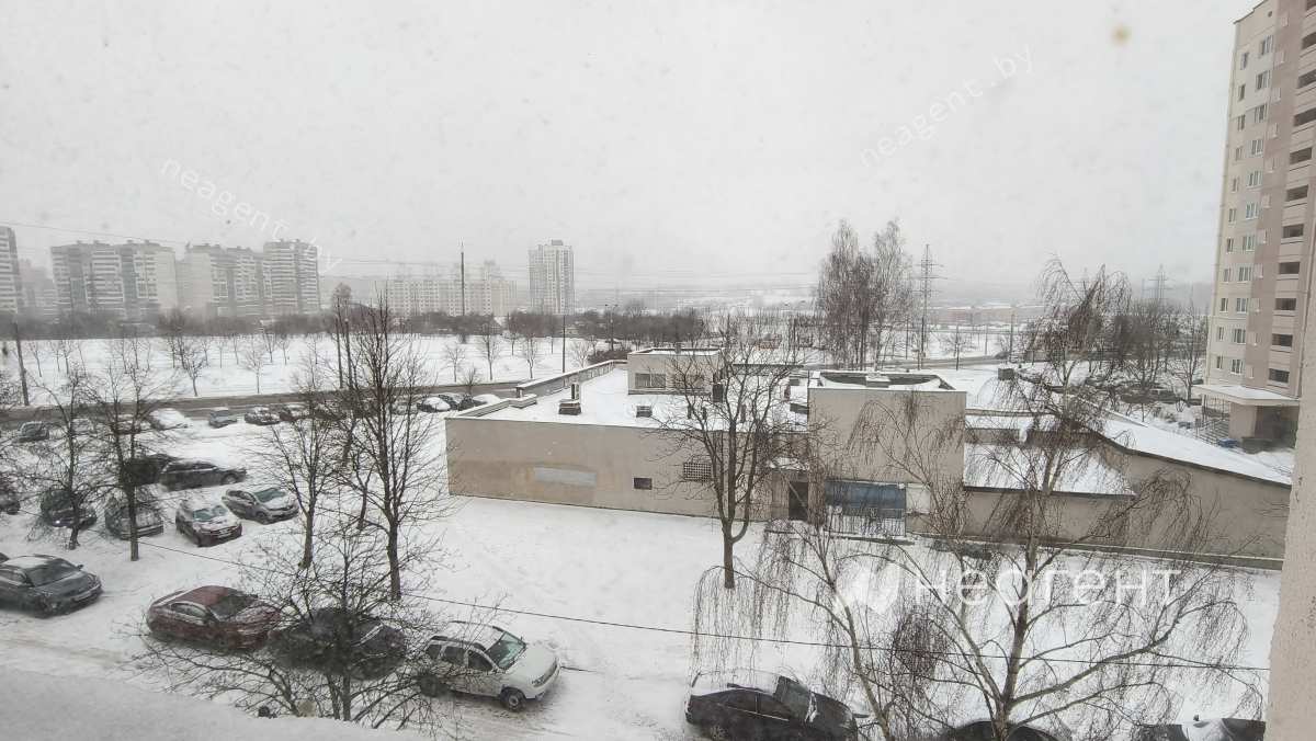 ул. Рафиева, дом 11, вид из окна