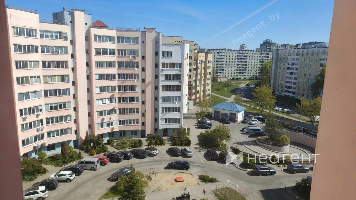ул. Сурганова, дом 88, вид из окна