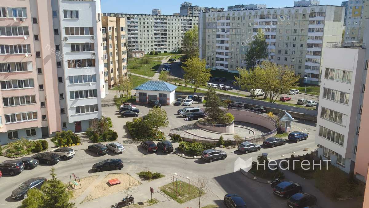 ул. Сурганова, дом 88, вид из окна