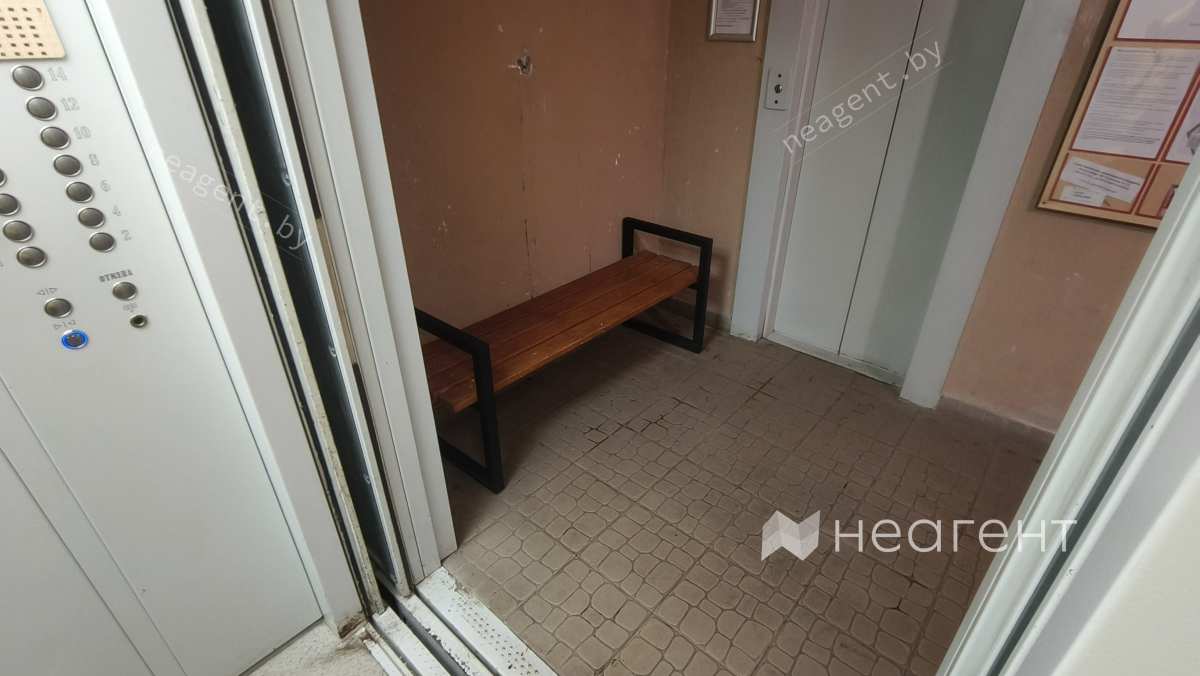 ул. Тургенева, дом 7, лавка в подъезде