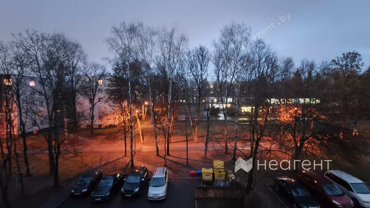Минск, ул. Янки Мавра, дом 19, вид из окна