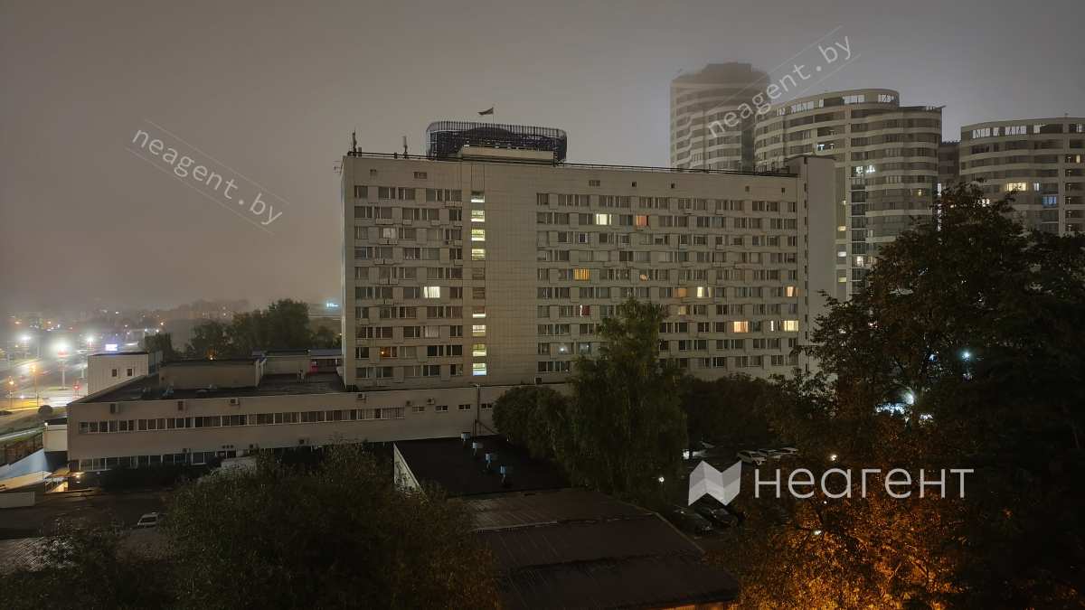 ул. Заславская, дом 12, вид из окна на проспект 