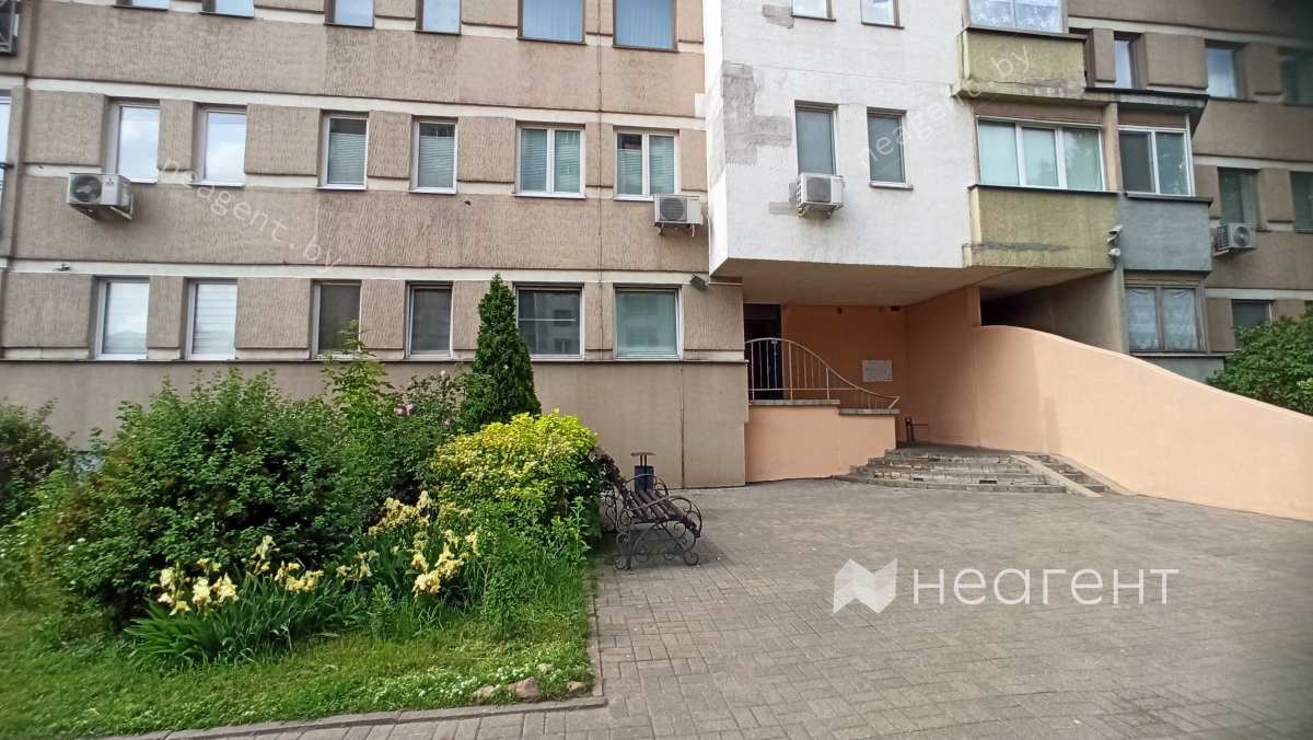 Высотка на Захарова 63, подъезд